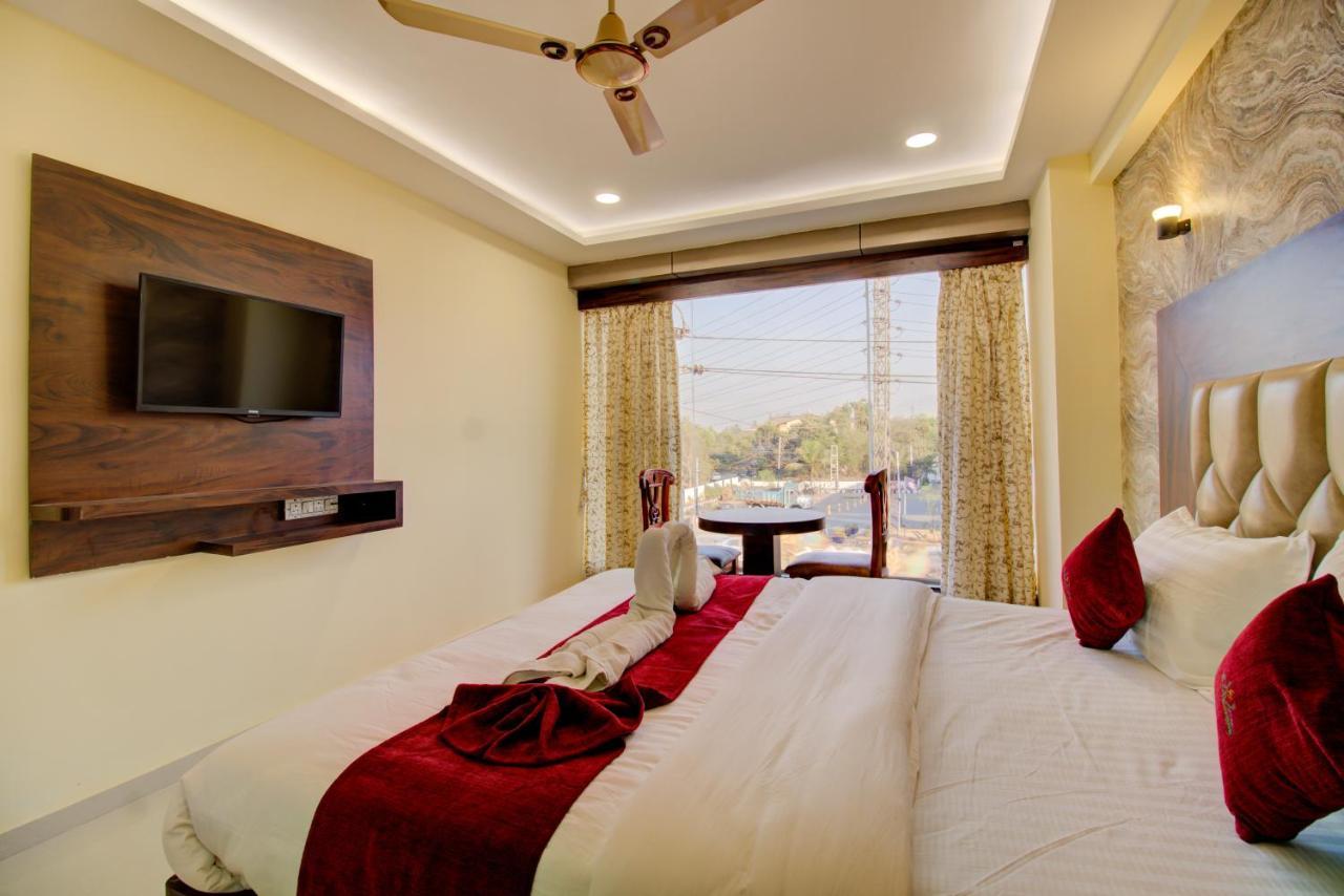 Hotel Samaira Residency,Dombivali Dive Luaran gambar